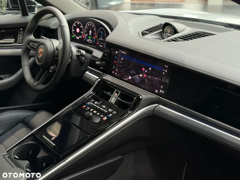 Porsche Panamera - 24