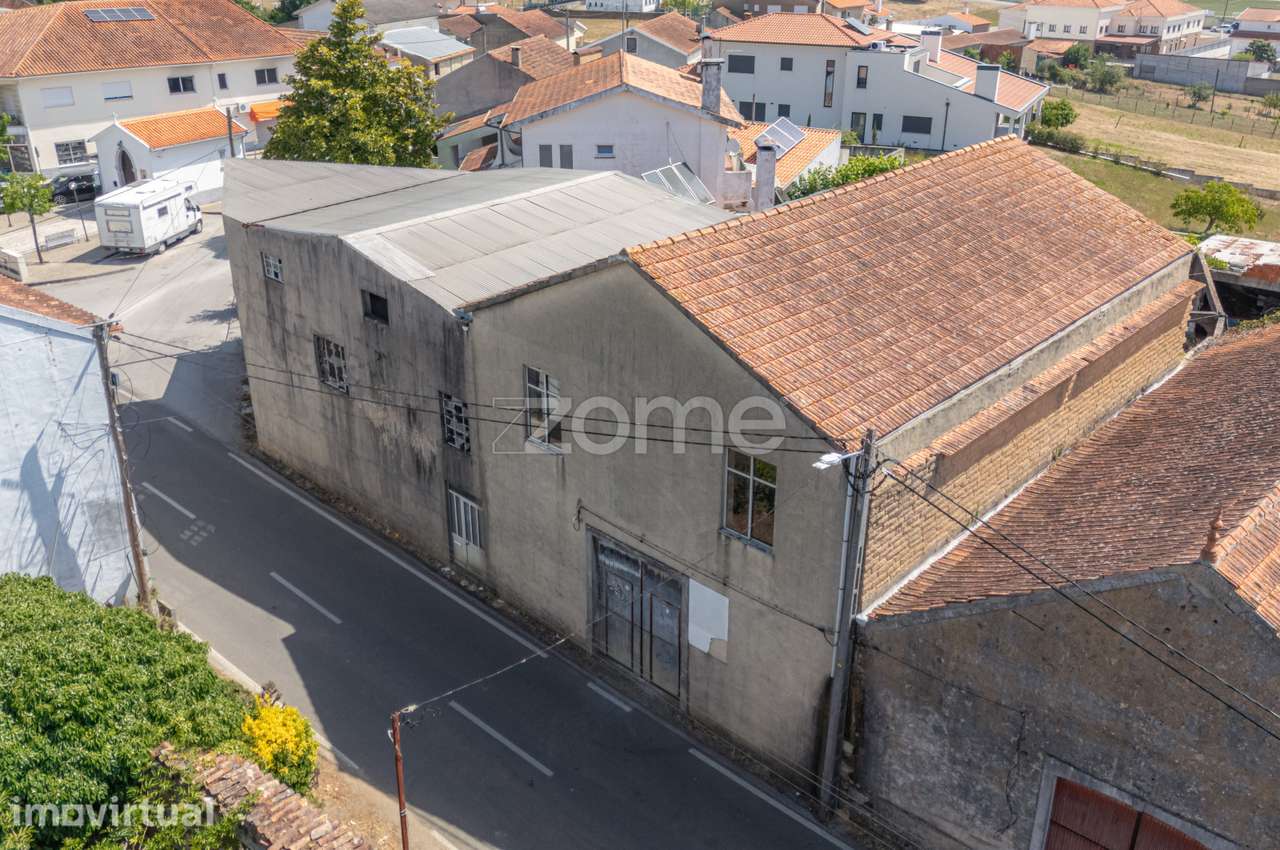 Armazém com 2 Pisos / Grande Potencial | Paredes do Bairro – Anadia - Grande imagem: 3/16