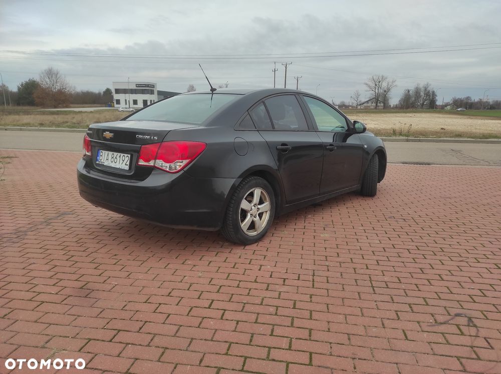 Chevrolet Cruze 1.6 LS - 6