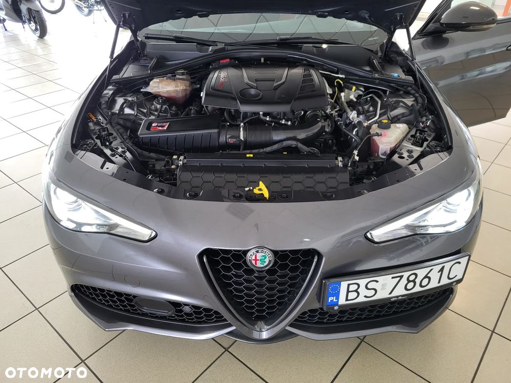 Alfa Romeo Giulia 2.0 Turbo 16V AT8-Q4 Veloce Ti - 15