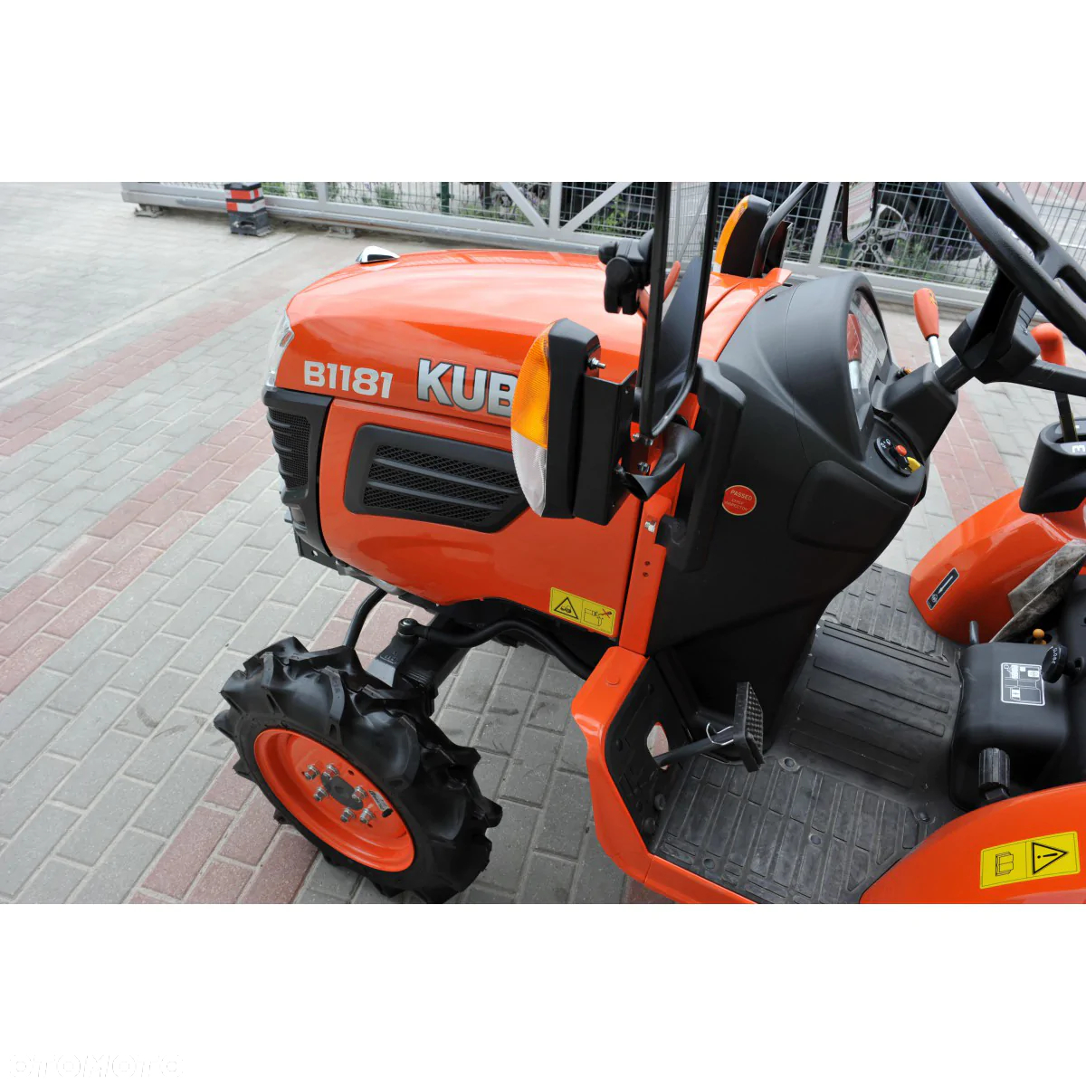 Kubota B1181 - 4x4 - 17KM - 7