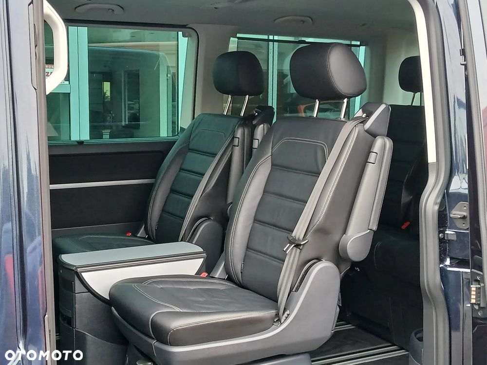 Volkswagen Multivan - 22