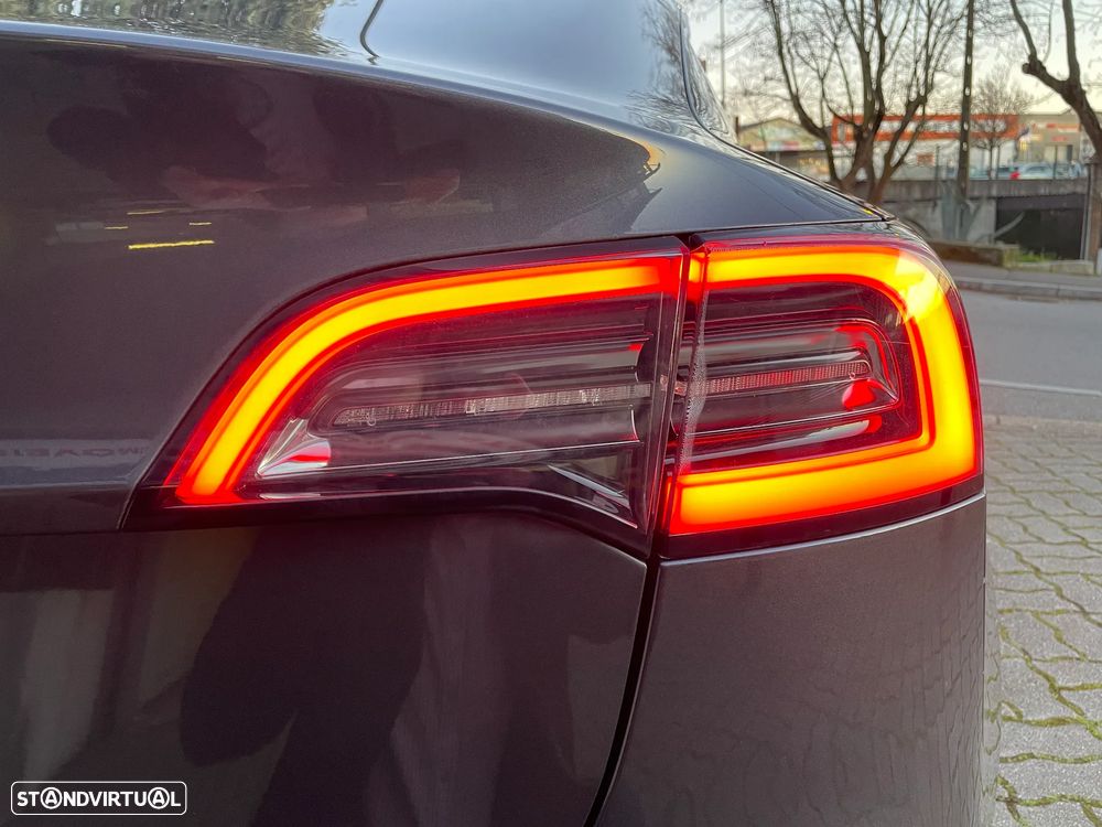 Tesla Model 3 RWD - 12