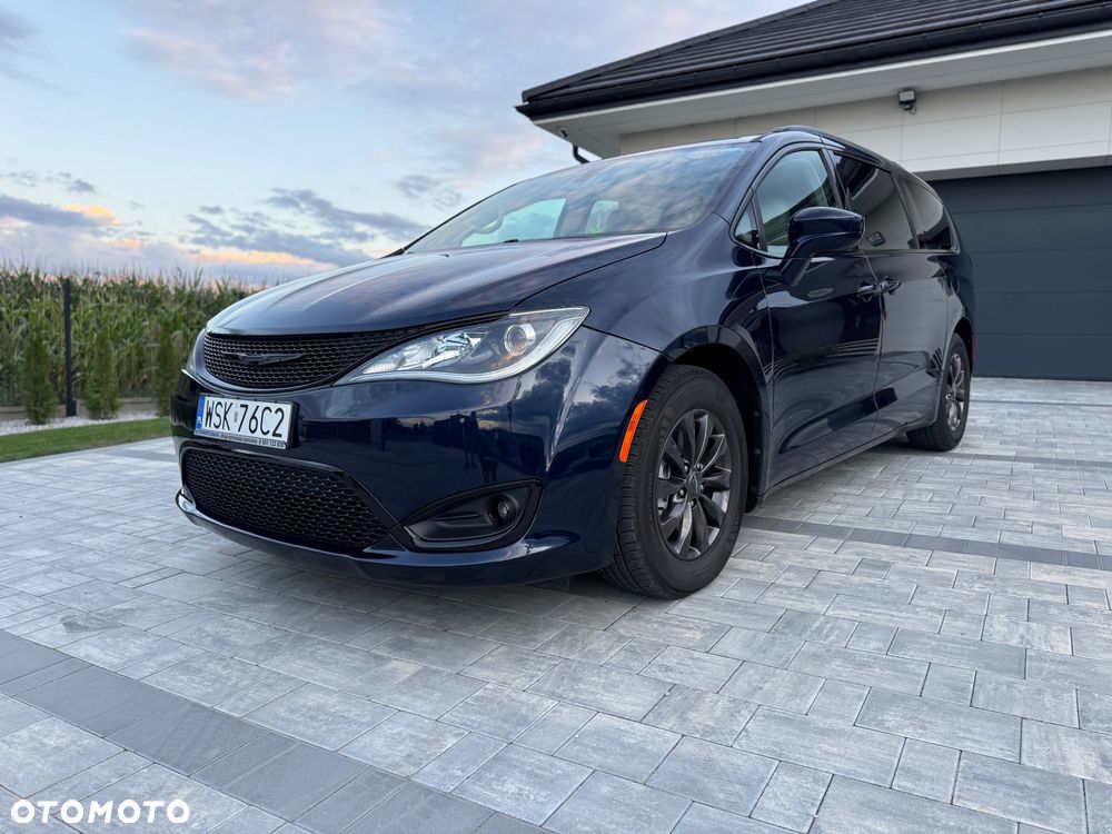 Chrysler Pacifica - 7