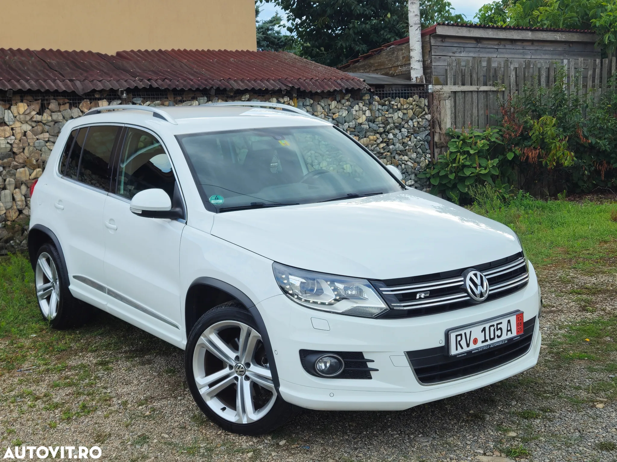 Volkswagen Tiguan - 2