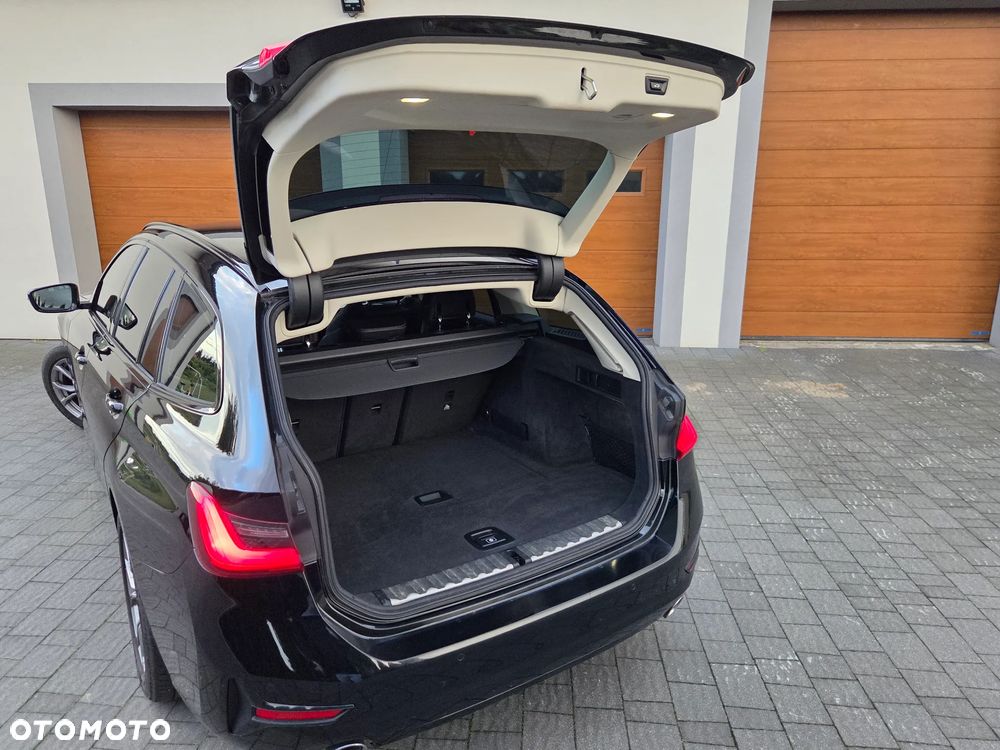 BMW Seria 3 320d Sport Line Shadow - 11