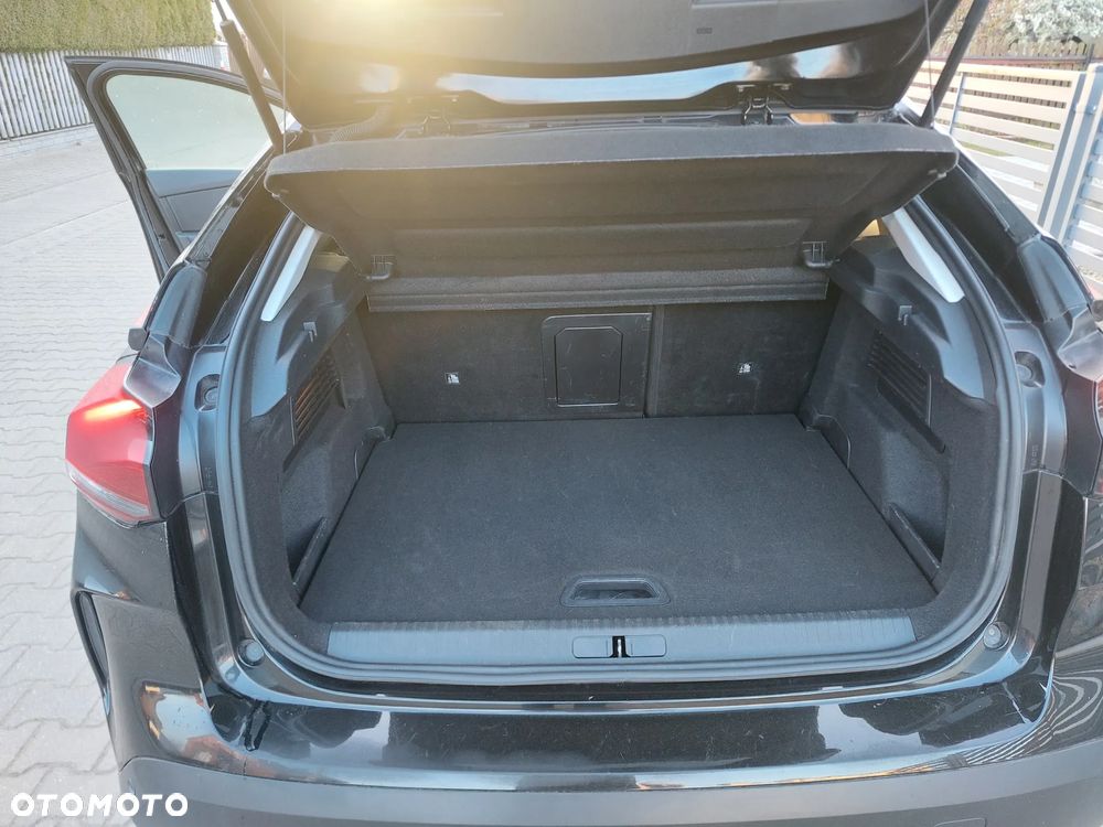 Citroën C4 e-C4 156 Extended-Range MAX - 11