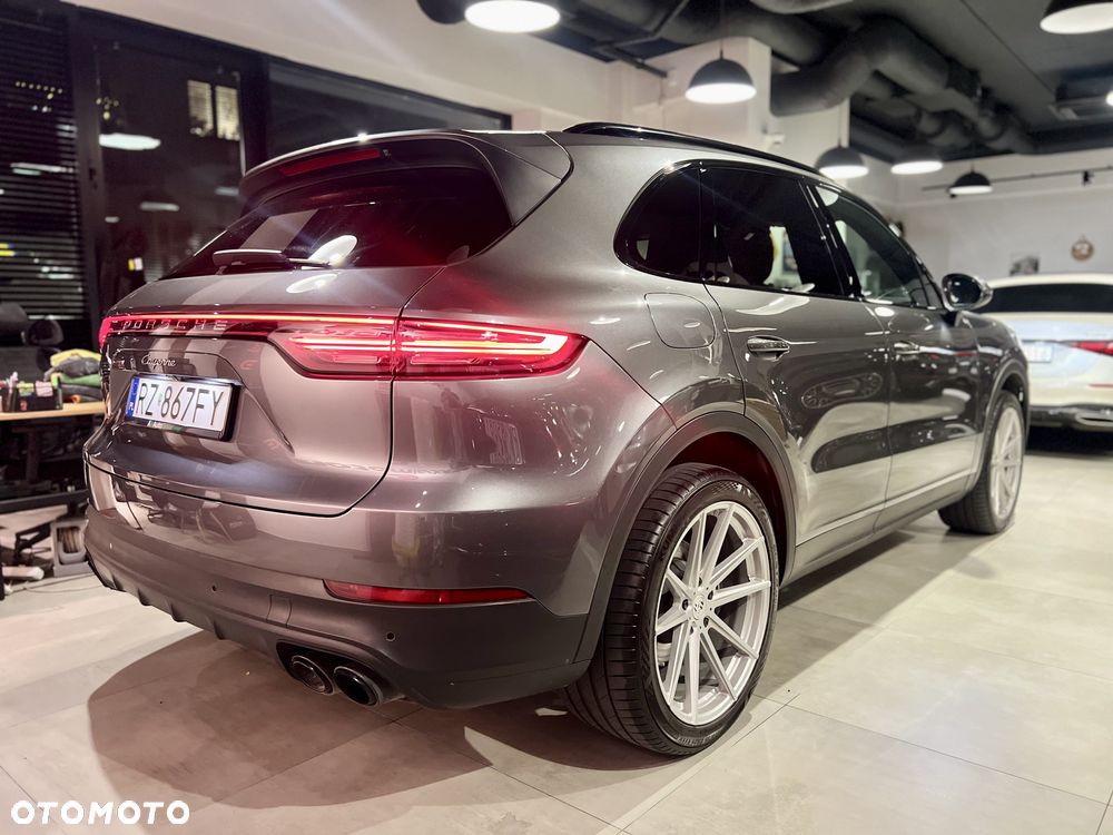 Porsche Cayenne Platinum Edition - 11