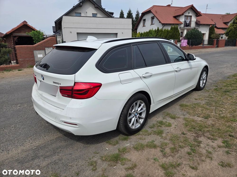 BMW Seria 3 320i GPF xDrive Advantage - 4