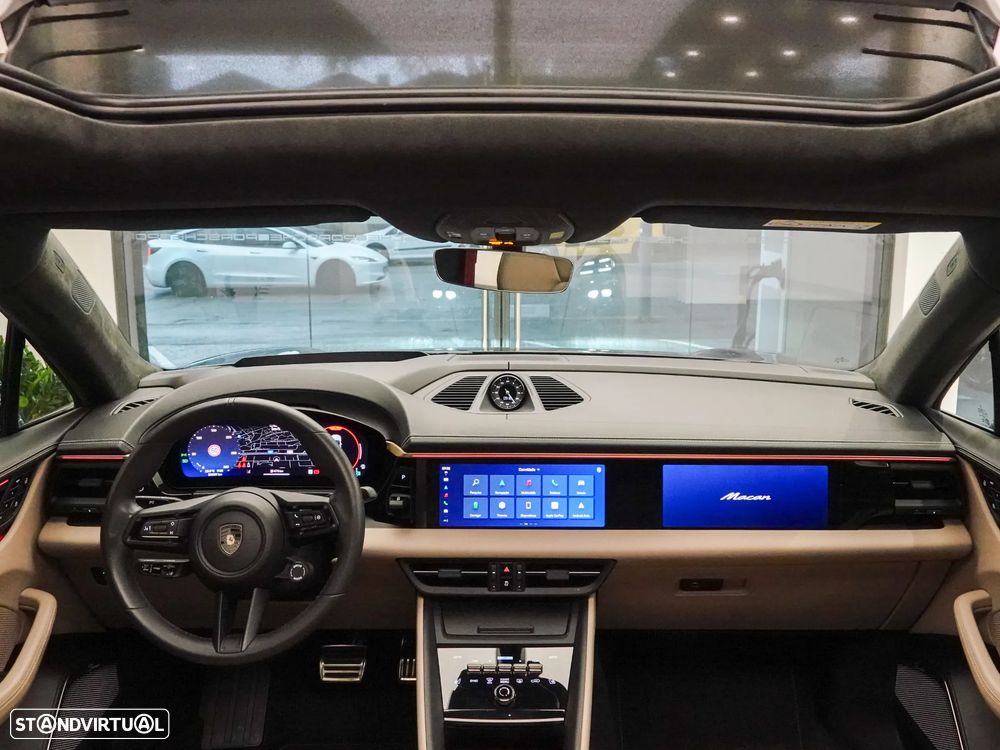 Porsche Macan Electric Turbo - 35