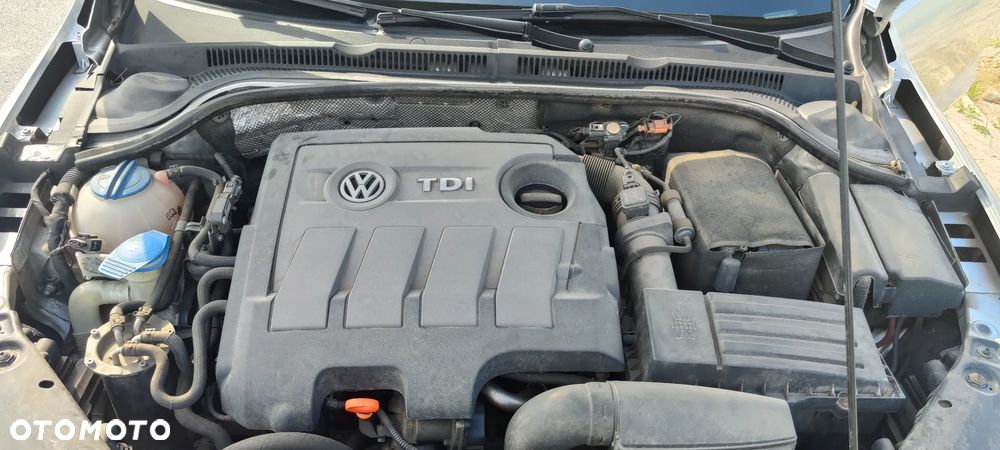 Volkswagen Jetta 1.6 TDI Trendline - 20