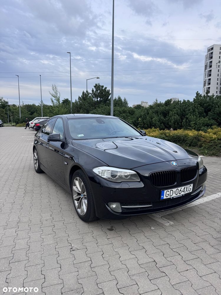 BMW Seria 5 525d xDrive Luxury Line - 7