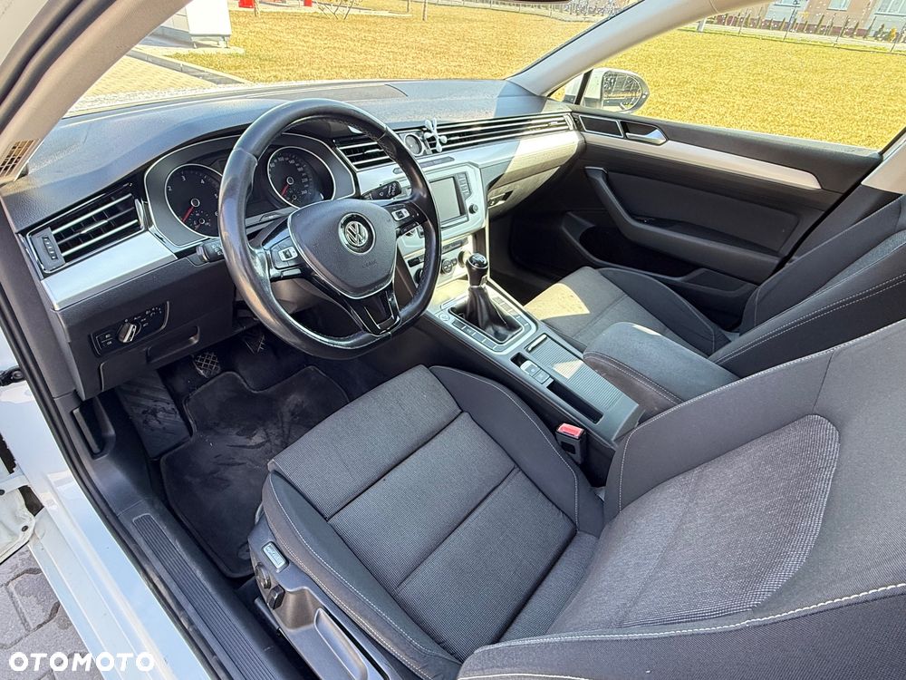 Volkswagen Passat Variant 1.6 TDI BMT Comfortline - 23