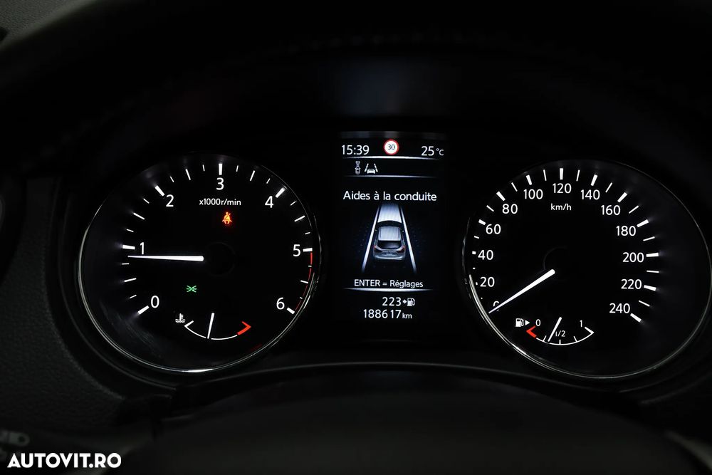 Nissan Qashqai 1.5 DCI N-Connecta - 19