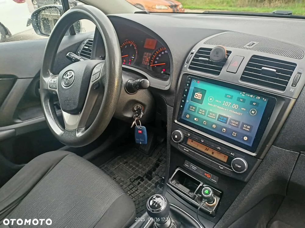 Toyota Avensis - 8