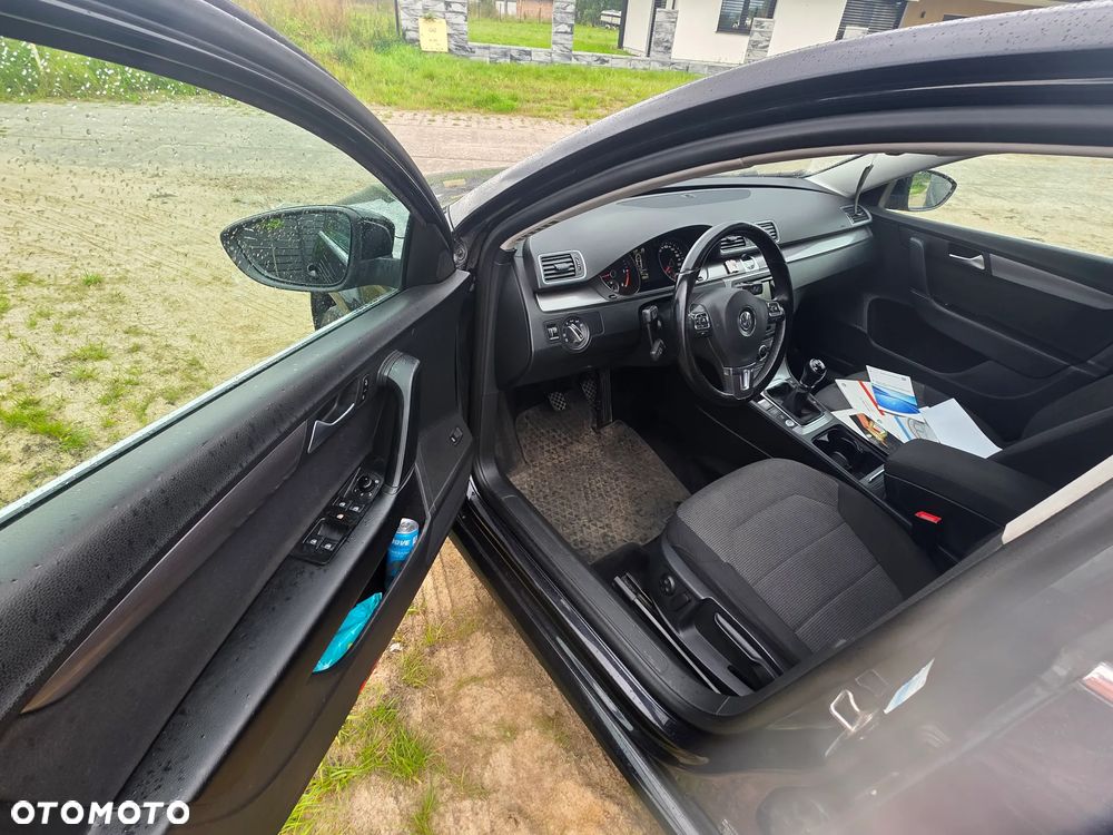 Volkswagen Passat 2.0 TDI Comfortline - 6