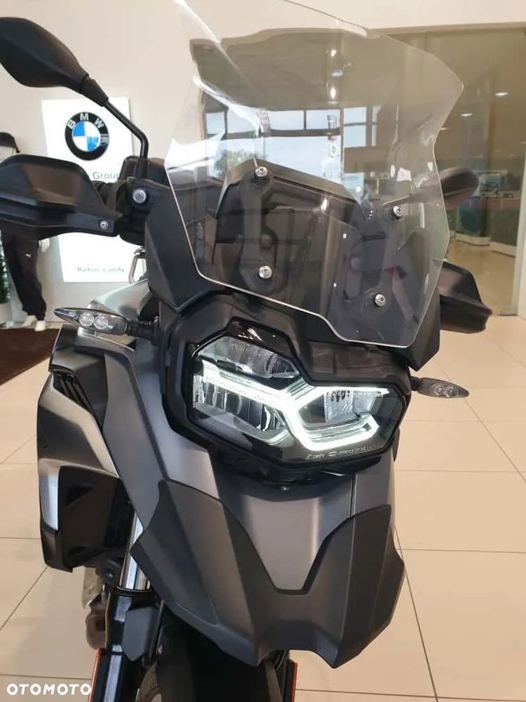 BMW F - 13