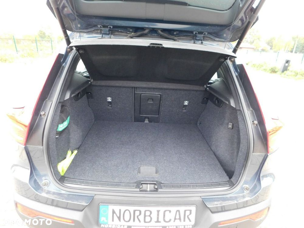 Volvo XC 40 - 25