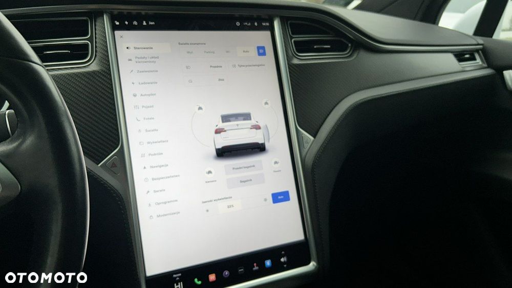 Tesla Model X - 17
