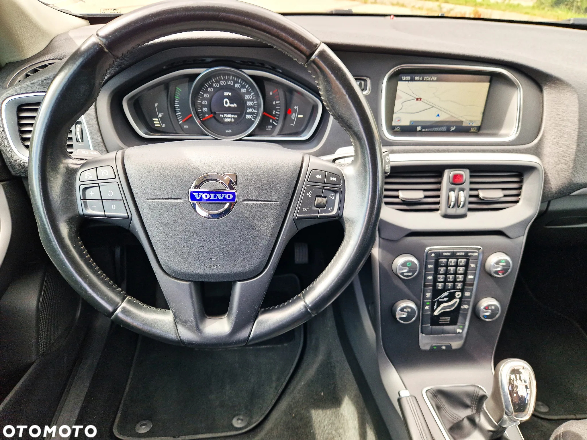 Volvo V40 D2 Momentum - 7