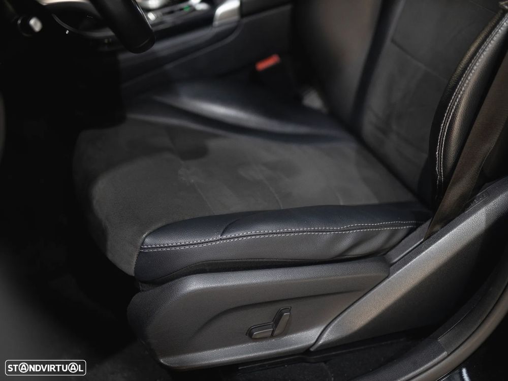 Mercedes-Benz GLC 250 d Coupé AMG Line 4-Matic - 24