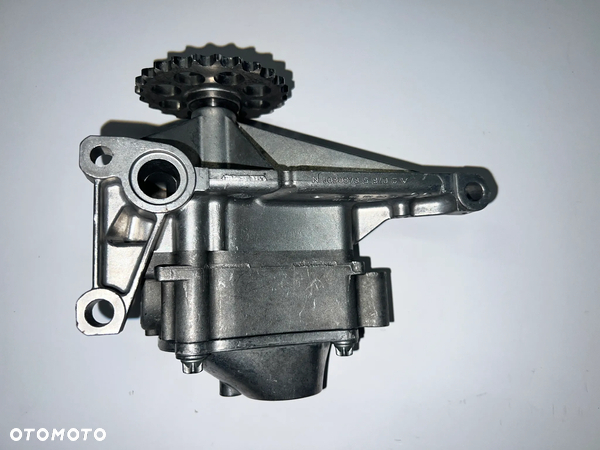 Mercedes 2,2CDi pompa oleju a6111810201 A6121810047