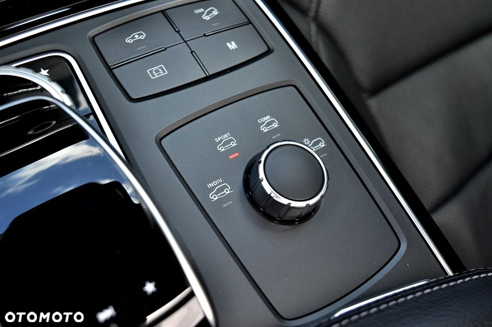 Mercedes-Benz GLE - 25