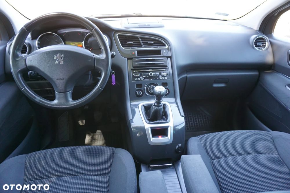 Peugeot 5008 - 11