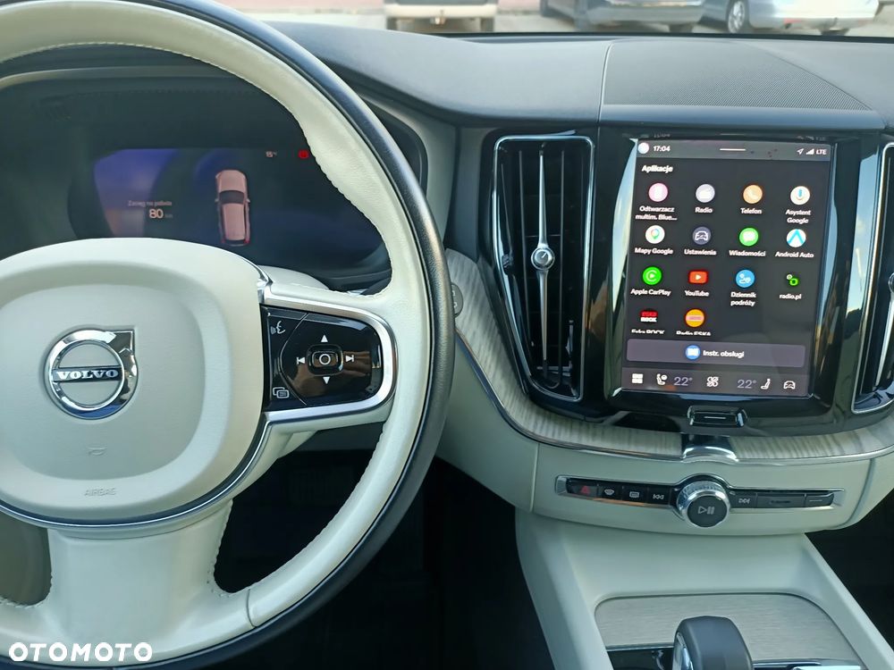 Volvo XC 60 B4 B Plus Dark - 36