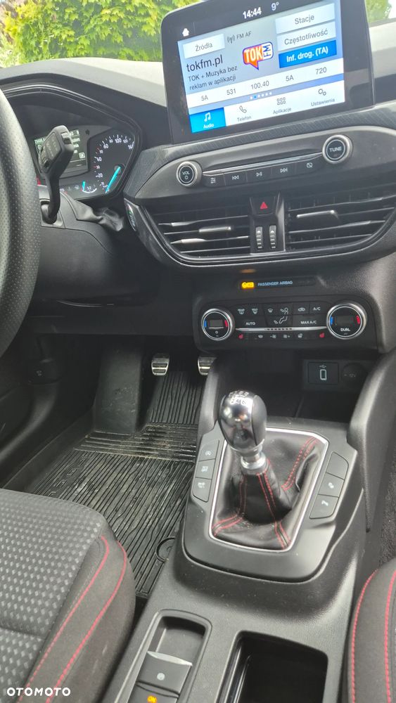 Ford Focus 1.5 EcoBoost ST-Line - 8