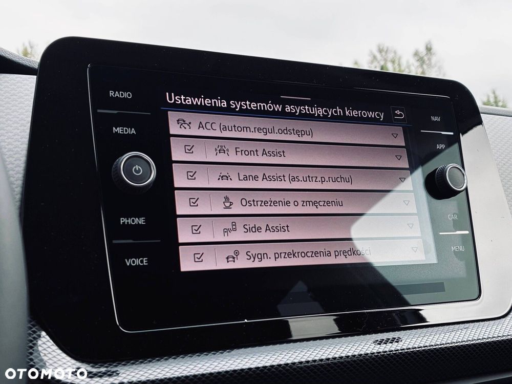 Volkswagen T-Cross - 16