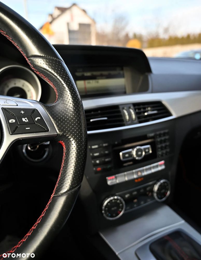Mercedes-Benz Klasa C 350 7G-TRONIC Edition - 30