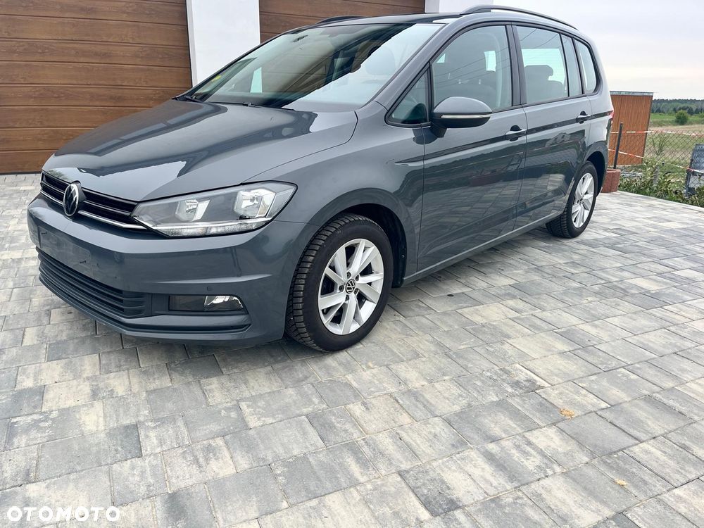 Volkswagen Touran - 1