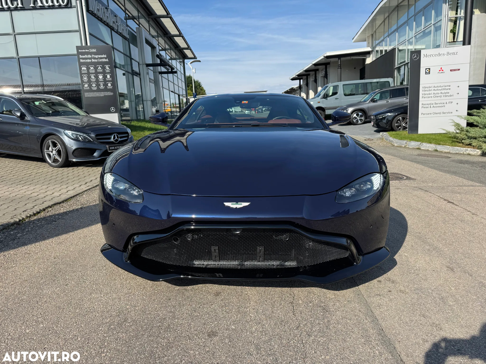 Aston Martin V8 Vantage - 13
