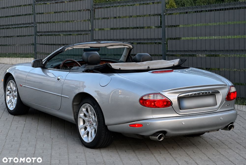 Jaguar XK8 - 6