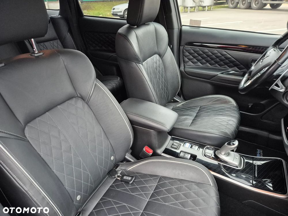 Mitsubishi Outlander Instyle + - 8