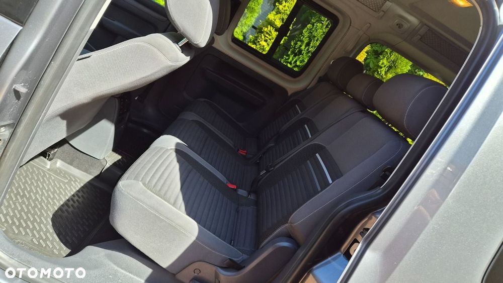 Volkswagen Caddy Maxi Highline DSG - 16