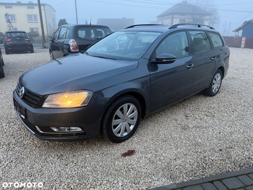 Volkswagen Passat - 1