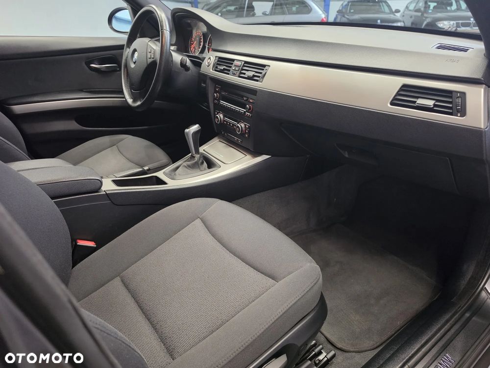 BMW Seria 3 318i Edition Lifestyle - 26