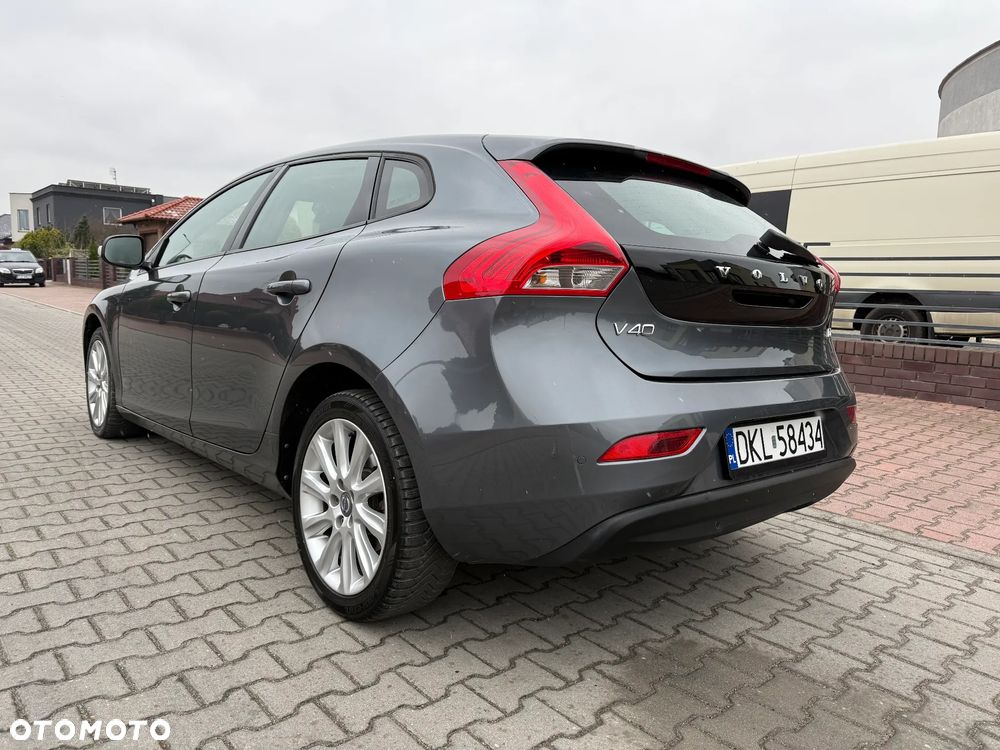 Volvo V40 - 16