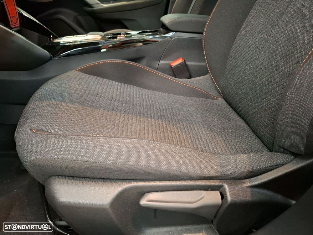 Peugeot e-2008 54 kWh Style - 23