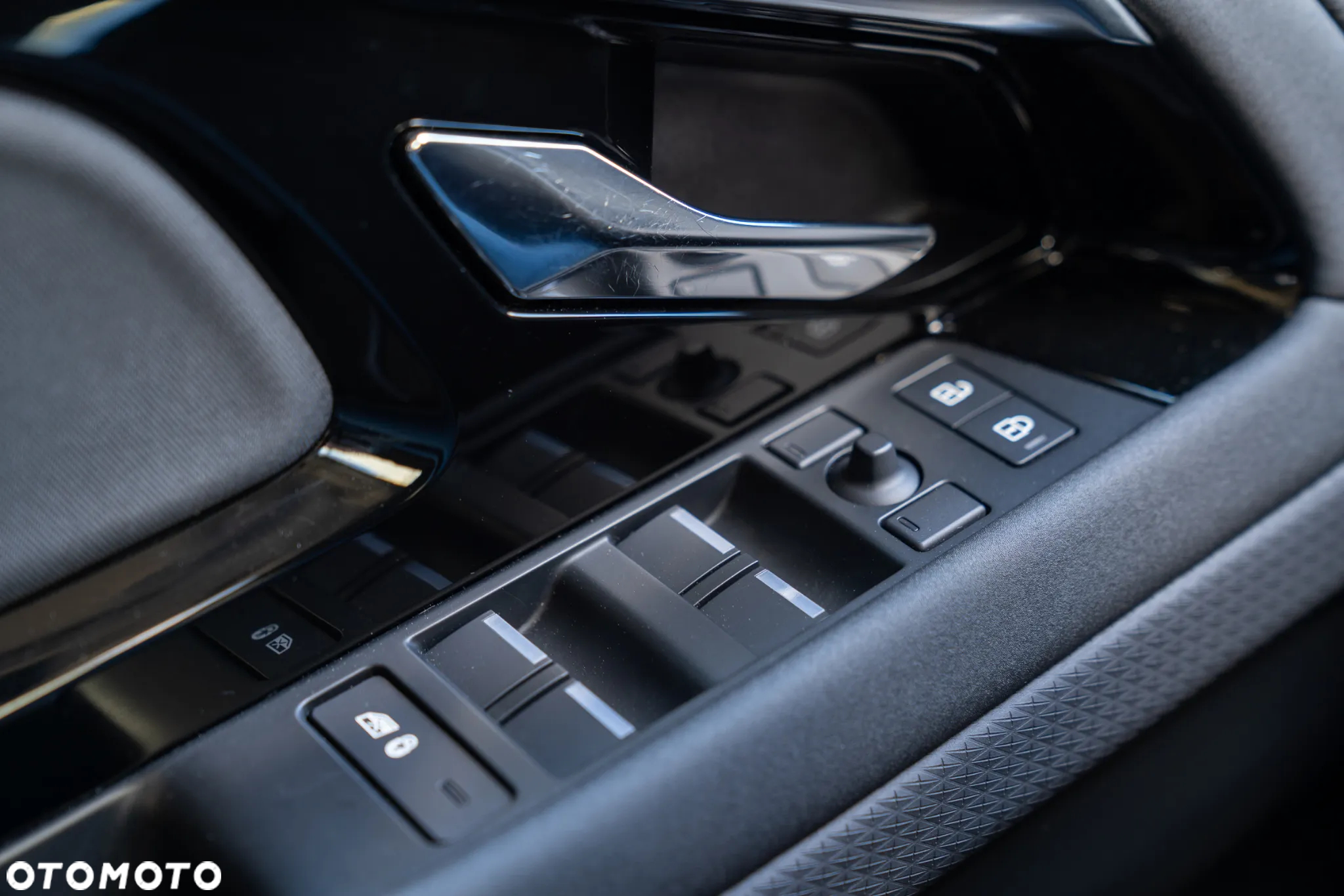 Land Rover Range Rover Evoque - 16
