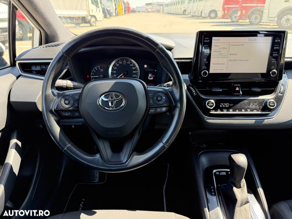 Toyota Corolla - 10