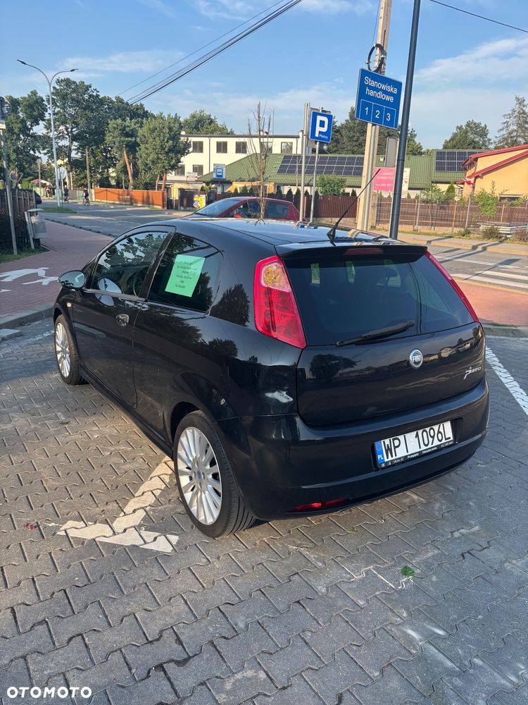 Fiat Punto 1.4 16V Dynamic - 4