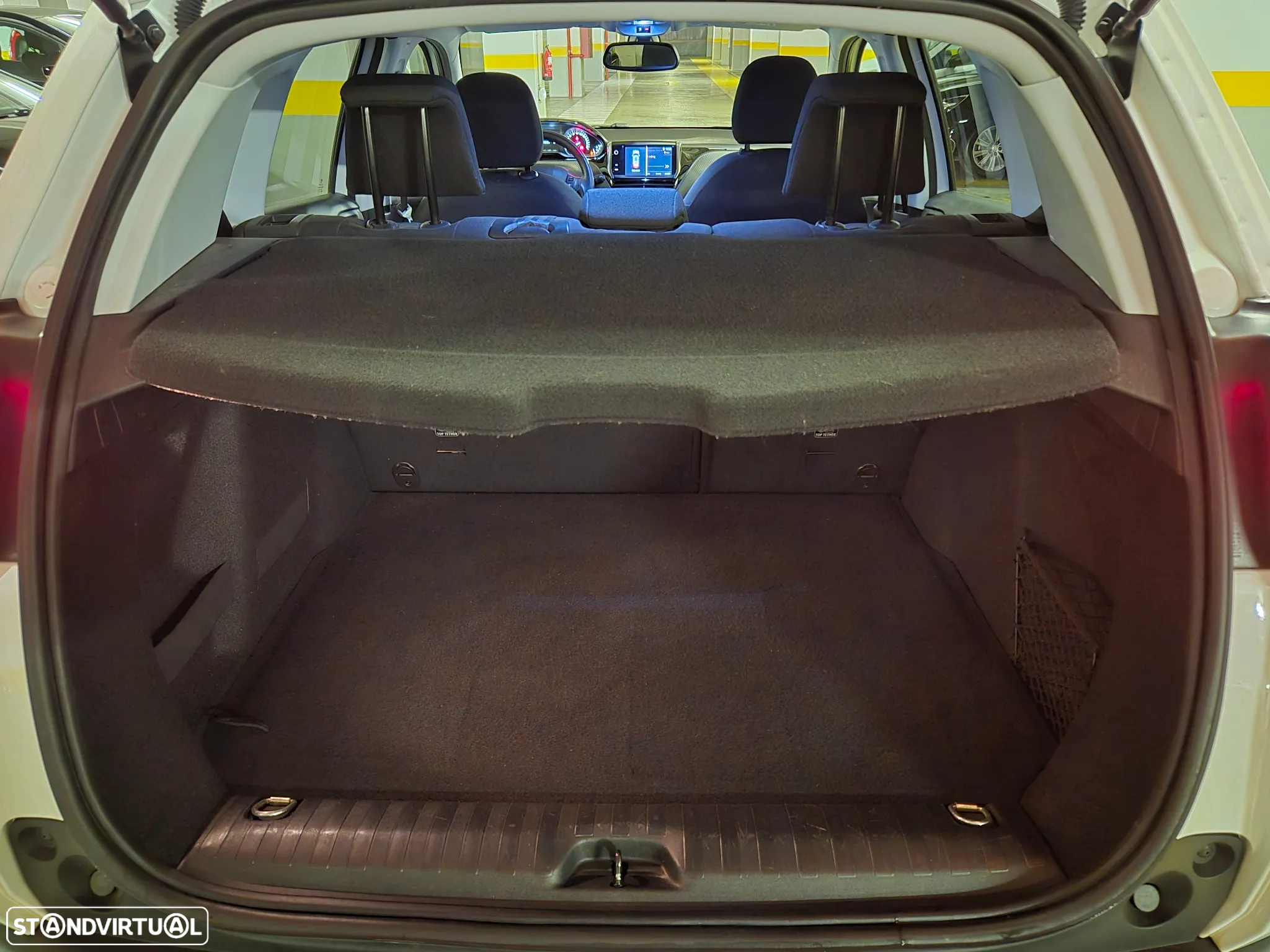 Peugeot 2008 1.5 BlueHDi Style - 15