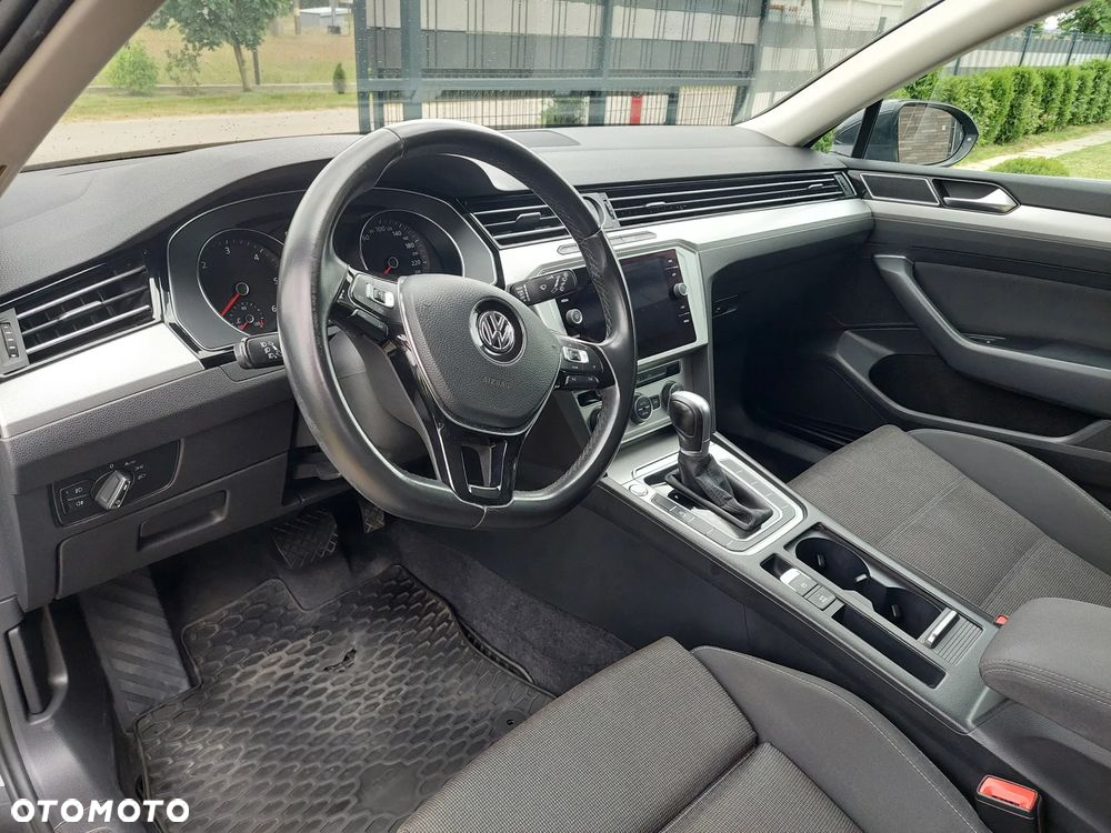 Volkswagen Passat - 15