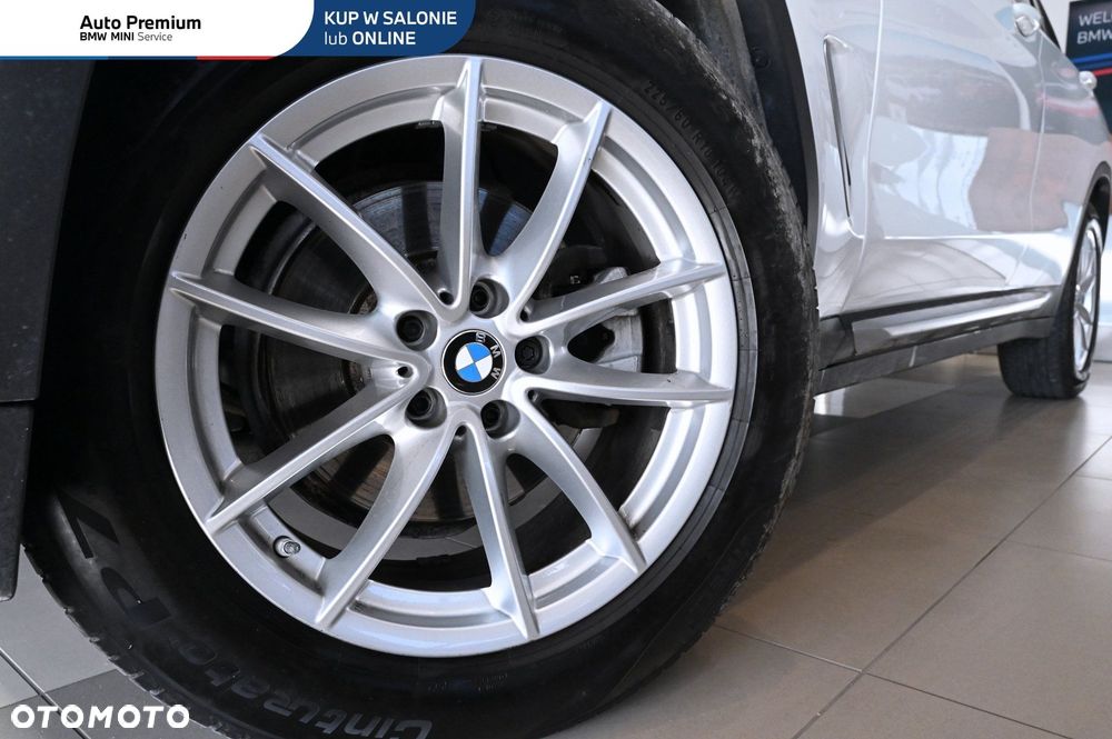 BMW X3 xDrive20i Advantage - 23