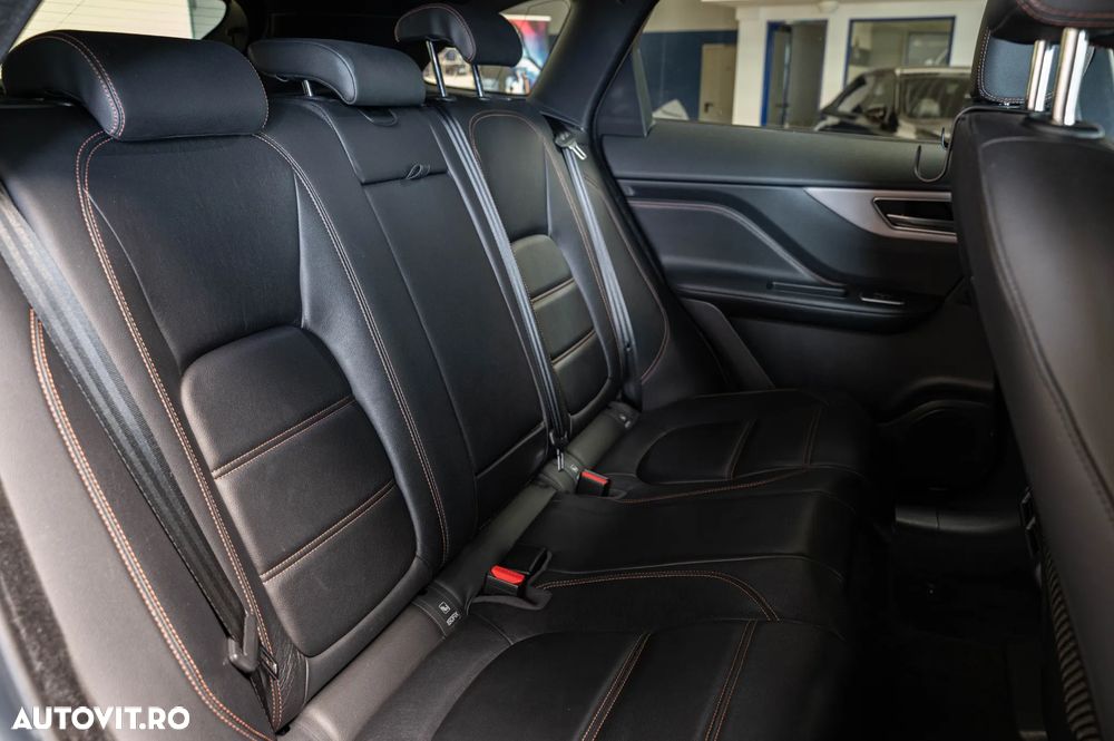 Jaguar F-Pace 20d AWD Aut. Prestige - 8