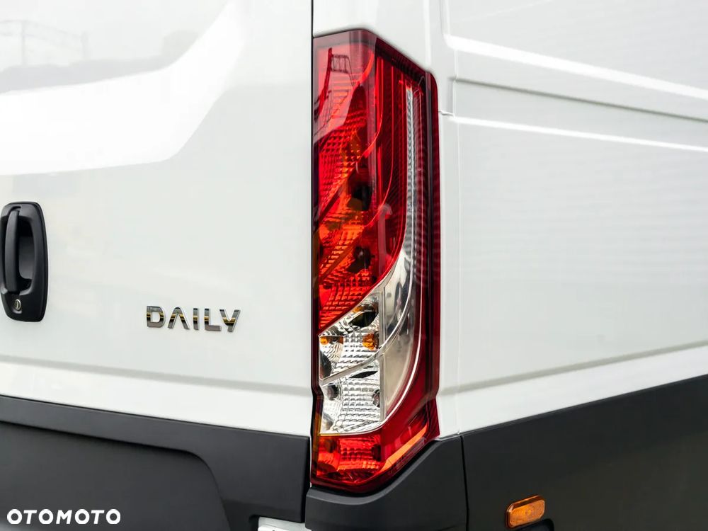 Iveco Daily 35S18HA8V 3.0 L4H2 - 12