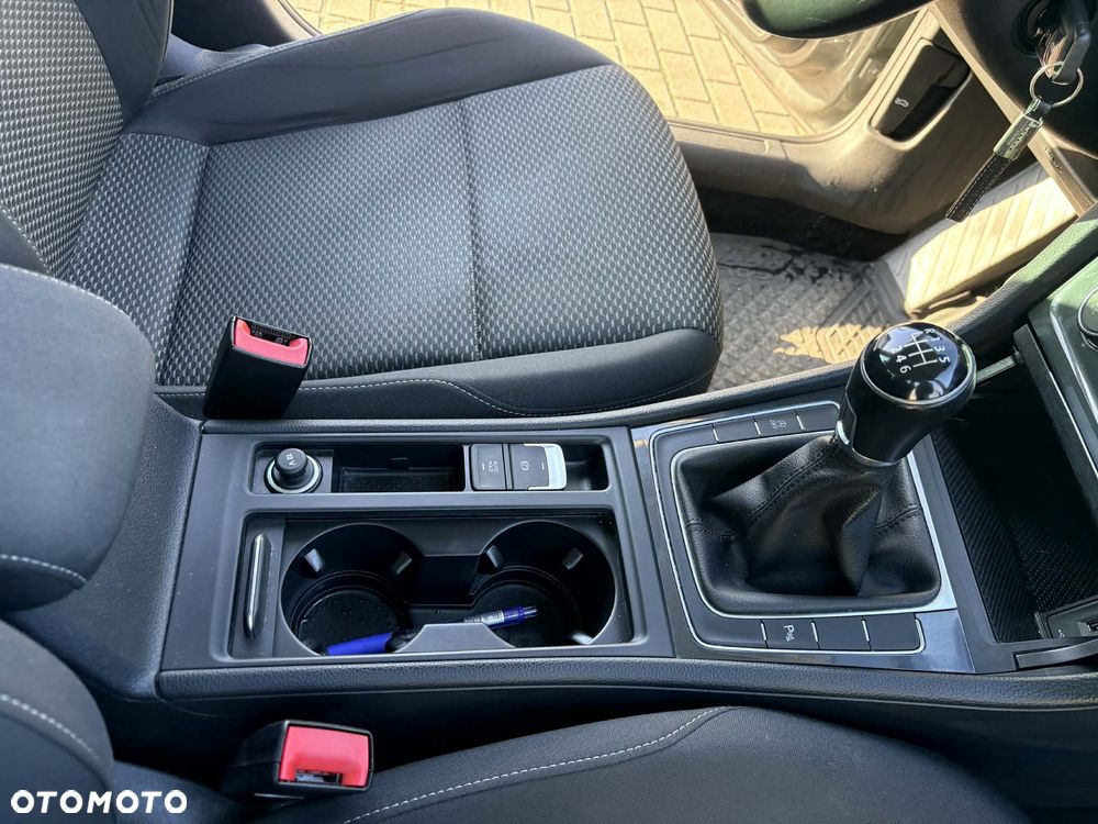 Volkswagen Golf Variant 1.0 TSI BMT Trendline - 13